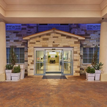 Holiday Inn Express & Suites Brady By Ihg Екстер'єр фото
