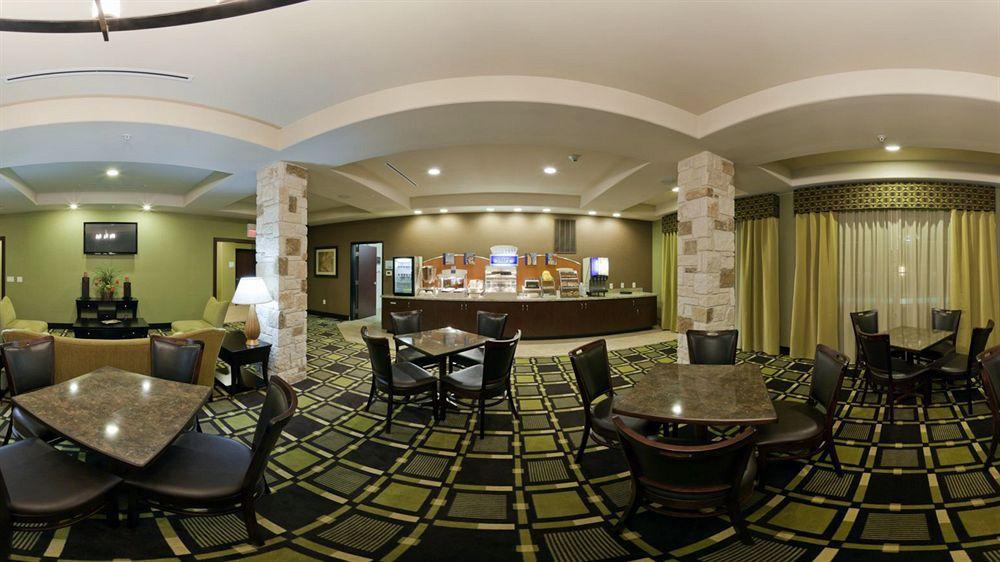 Holiday Inn Express & Suites Brady By Ihg Екстер'єр фото