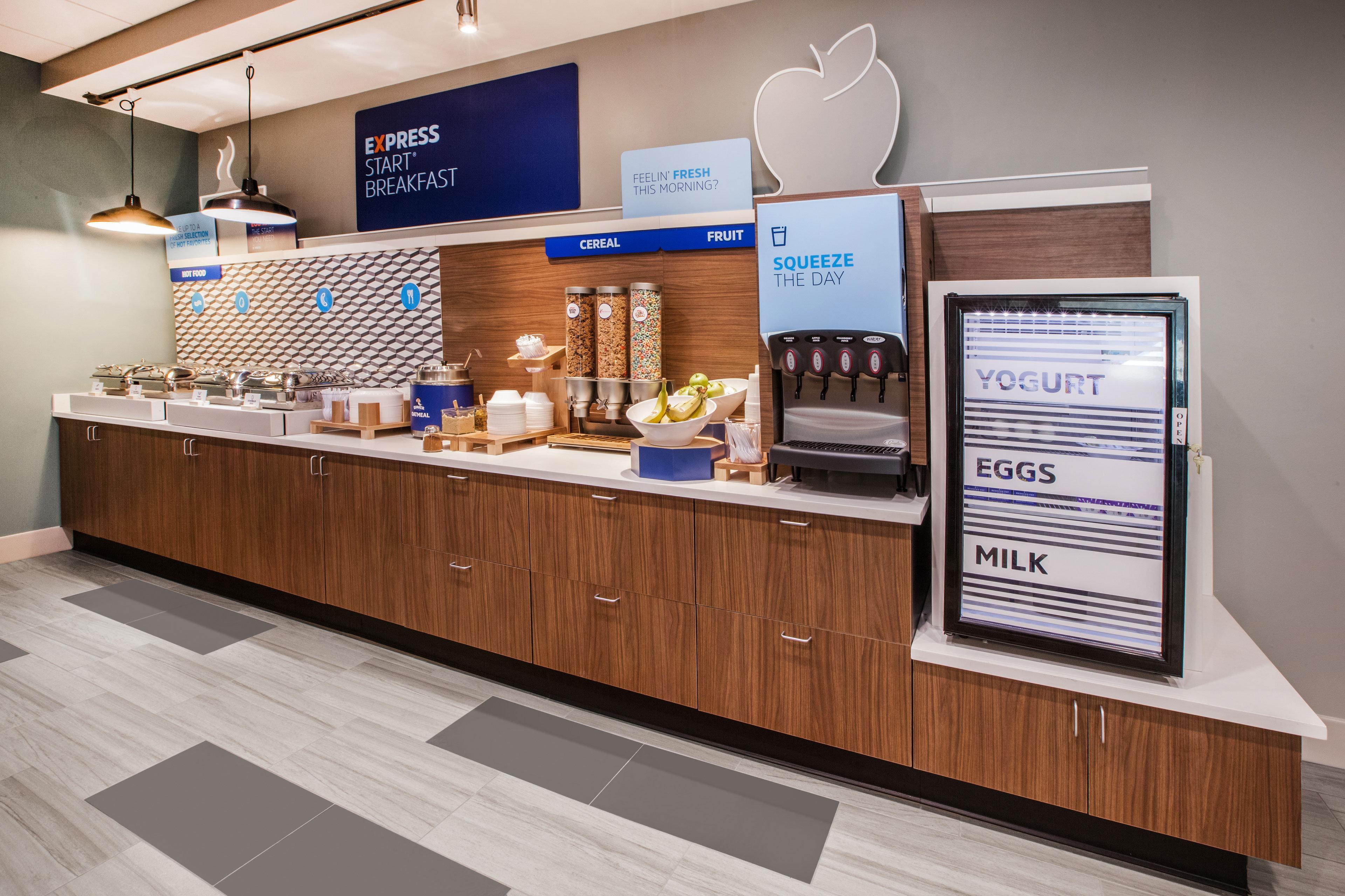 Holiday Inn Express & Suites Brady By Ihg Екстер'єр фото