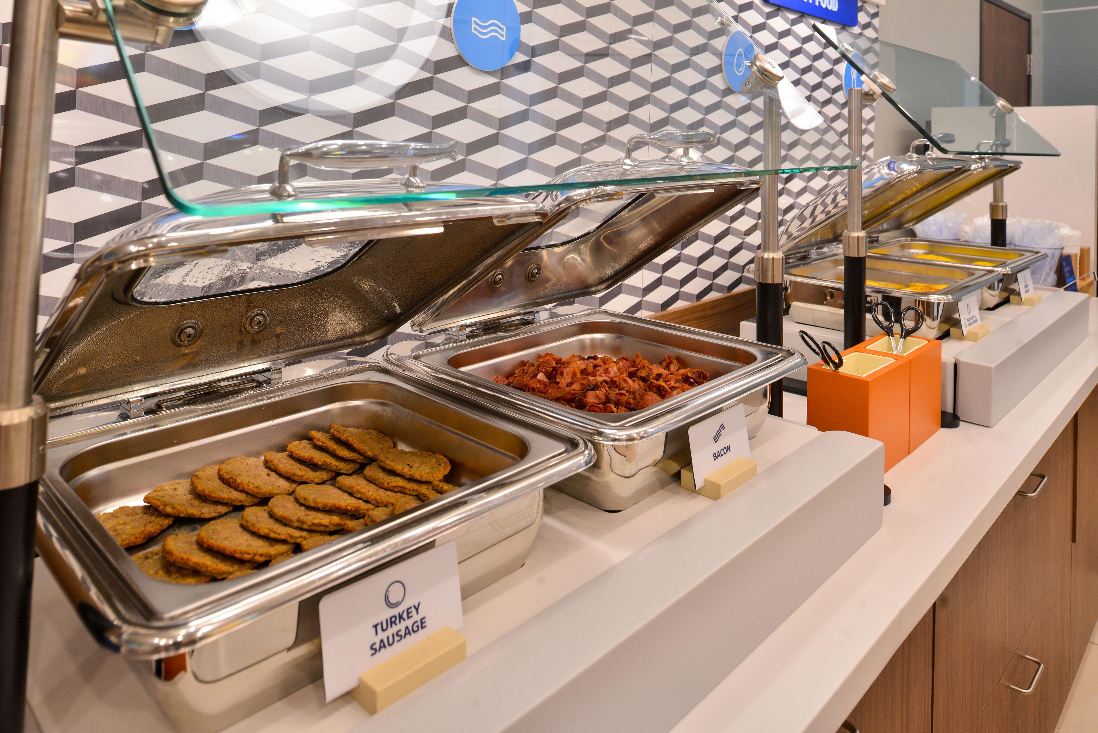 Holiday Inn Express & Suites Brady By Ihg Екстер'єр фото