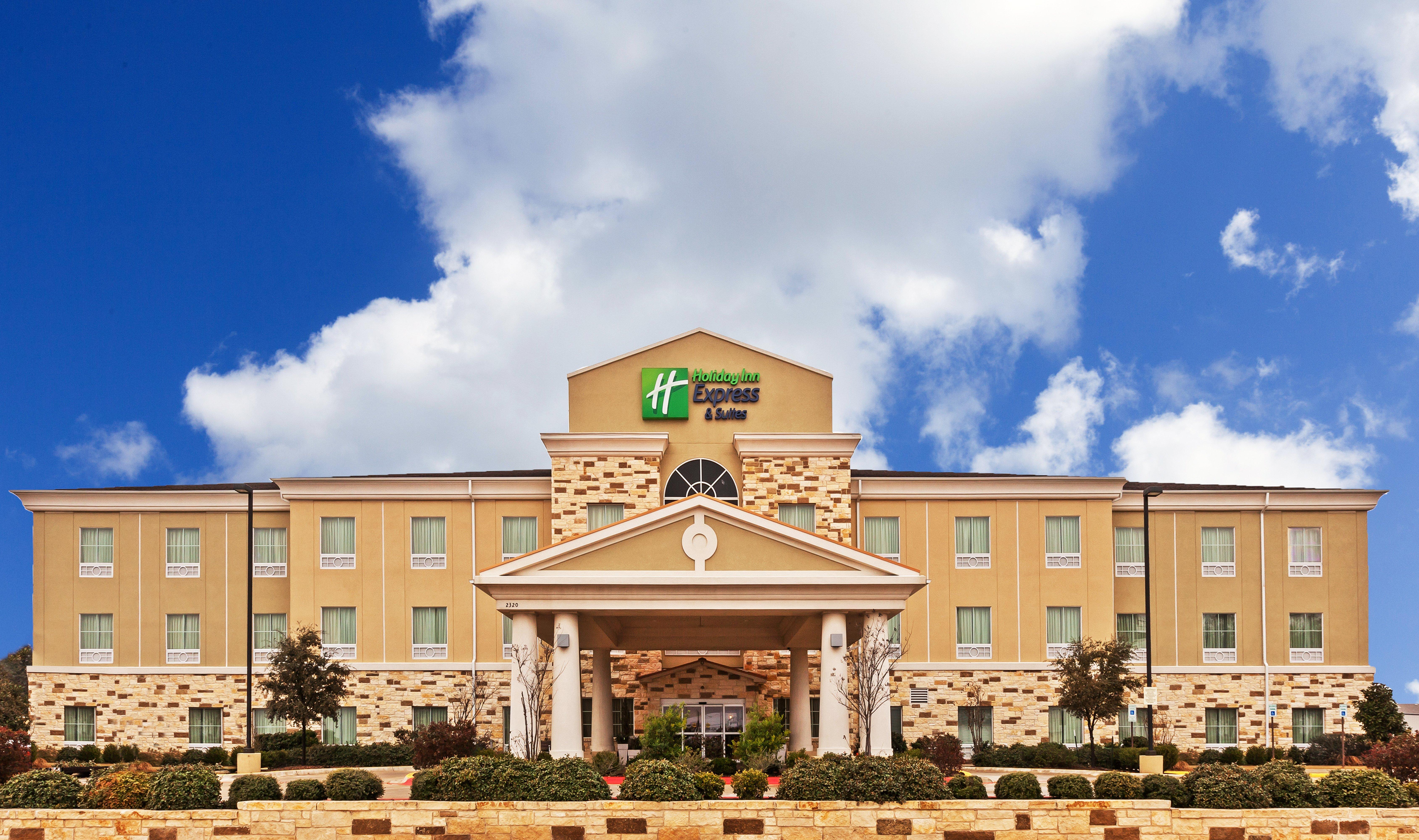 Holiday Inn Express & Suites Brady By Ihg Екстер'єр фото