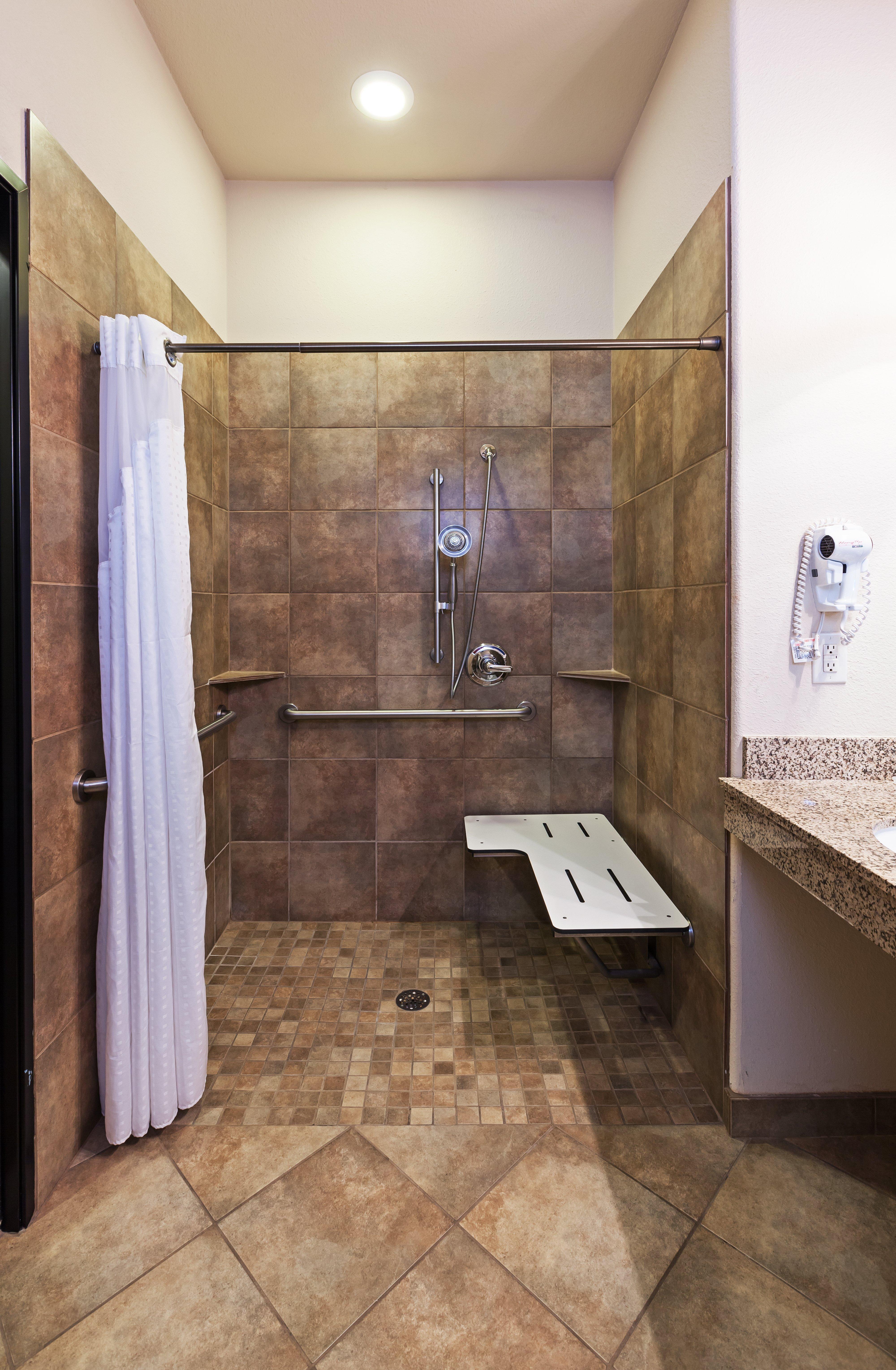 Holiday Inn Express & Suites Brady By Ihg Екстер'єр фото