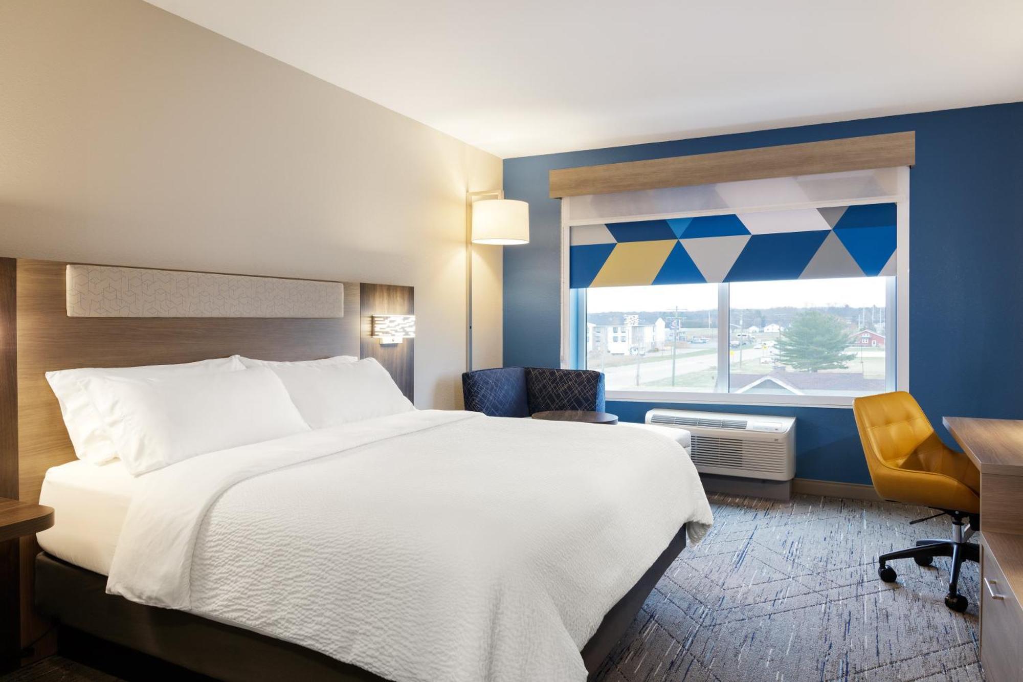 Holiday Inn Express & Suites Brady By Ihg Екстер'єр фото