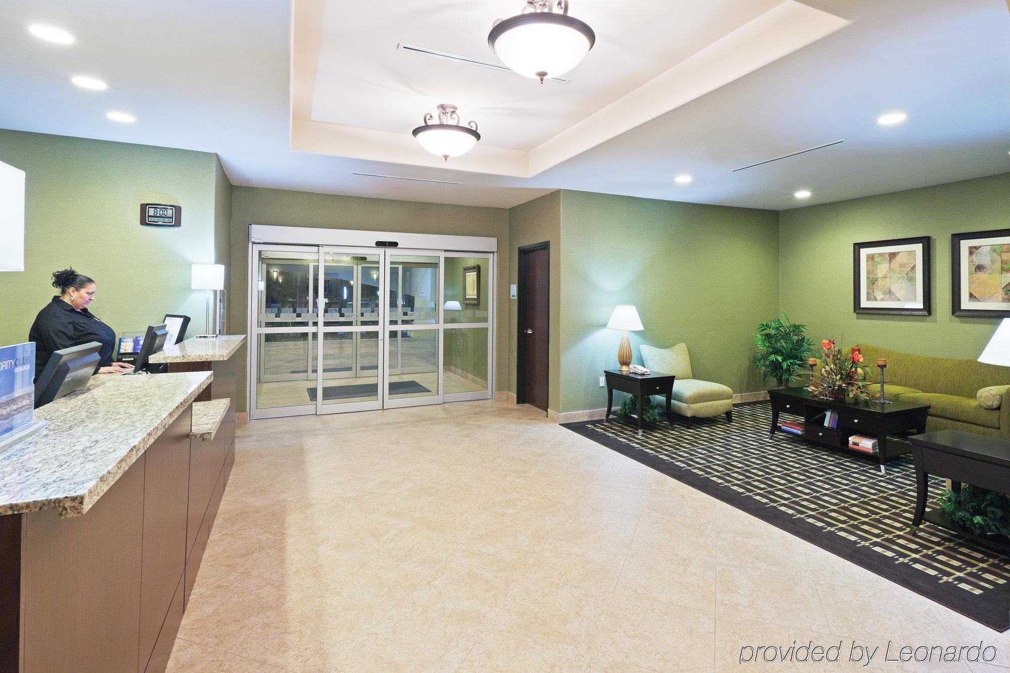 Holiday Inn Express & Suites Brady By Ihg Інтер'єр фото