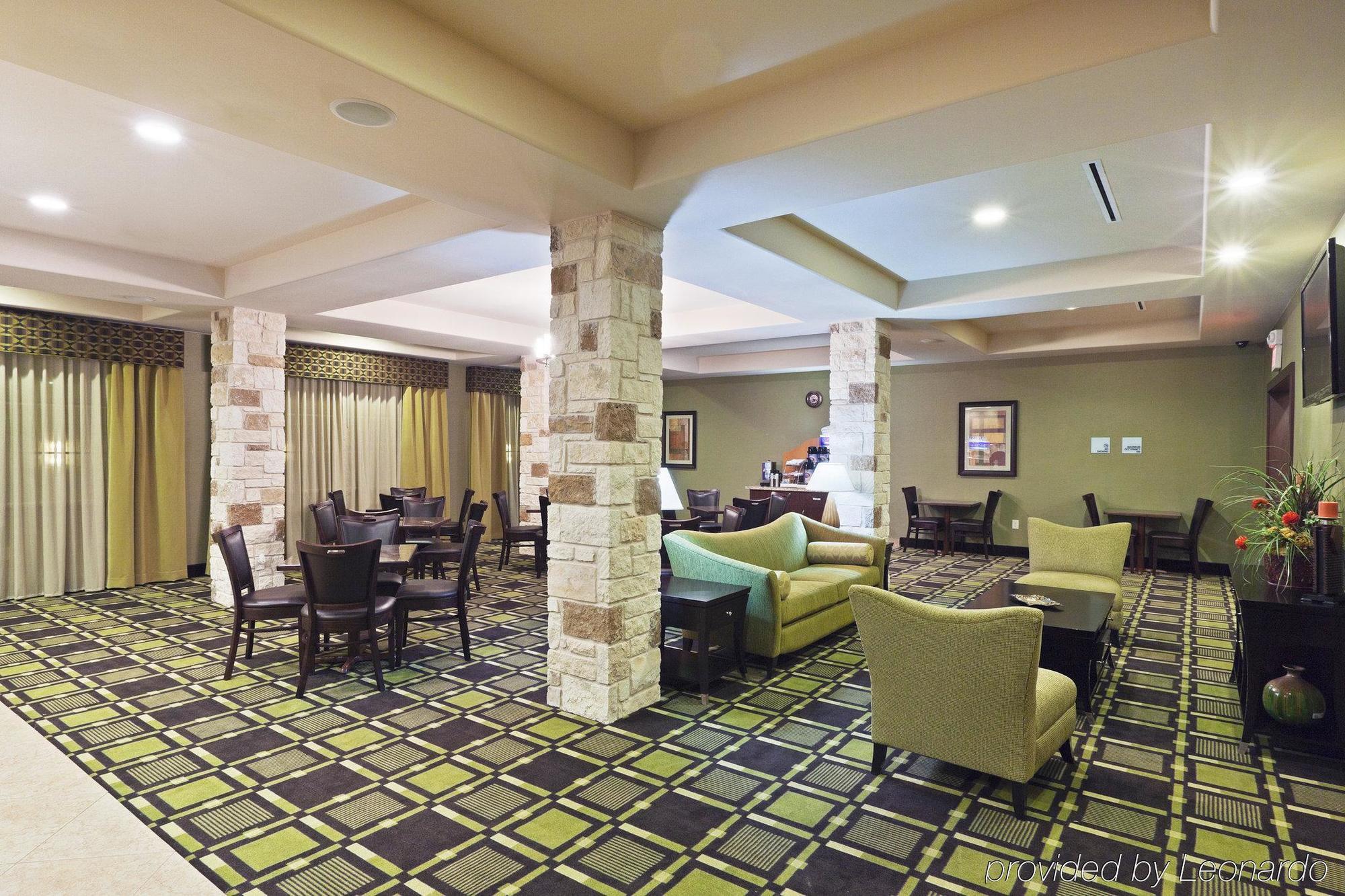Holiday Inn Express & Suites Brady By Ihg Інтер'єр фото