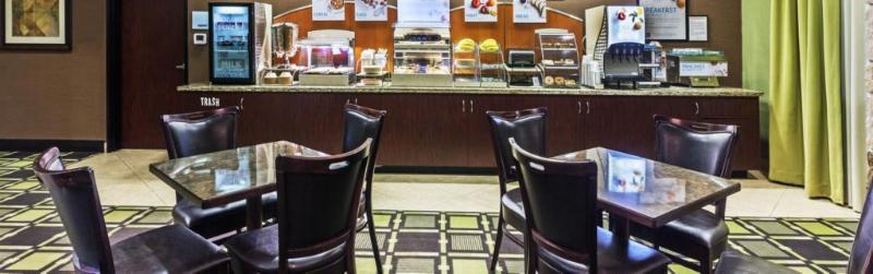 Holiday Inn Express & Suites Brady By Ihg Екстер'єр фото