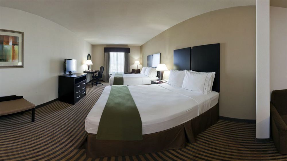 Holiday Inn Express & Suites Brady By Ihg Екстер'єр фото